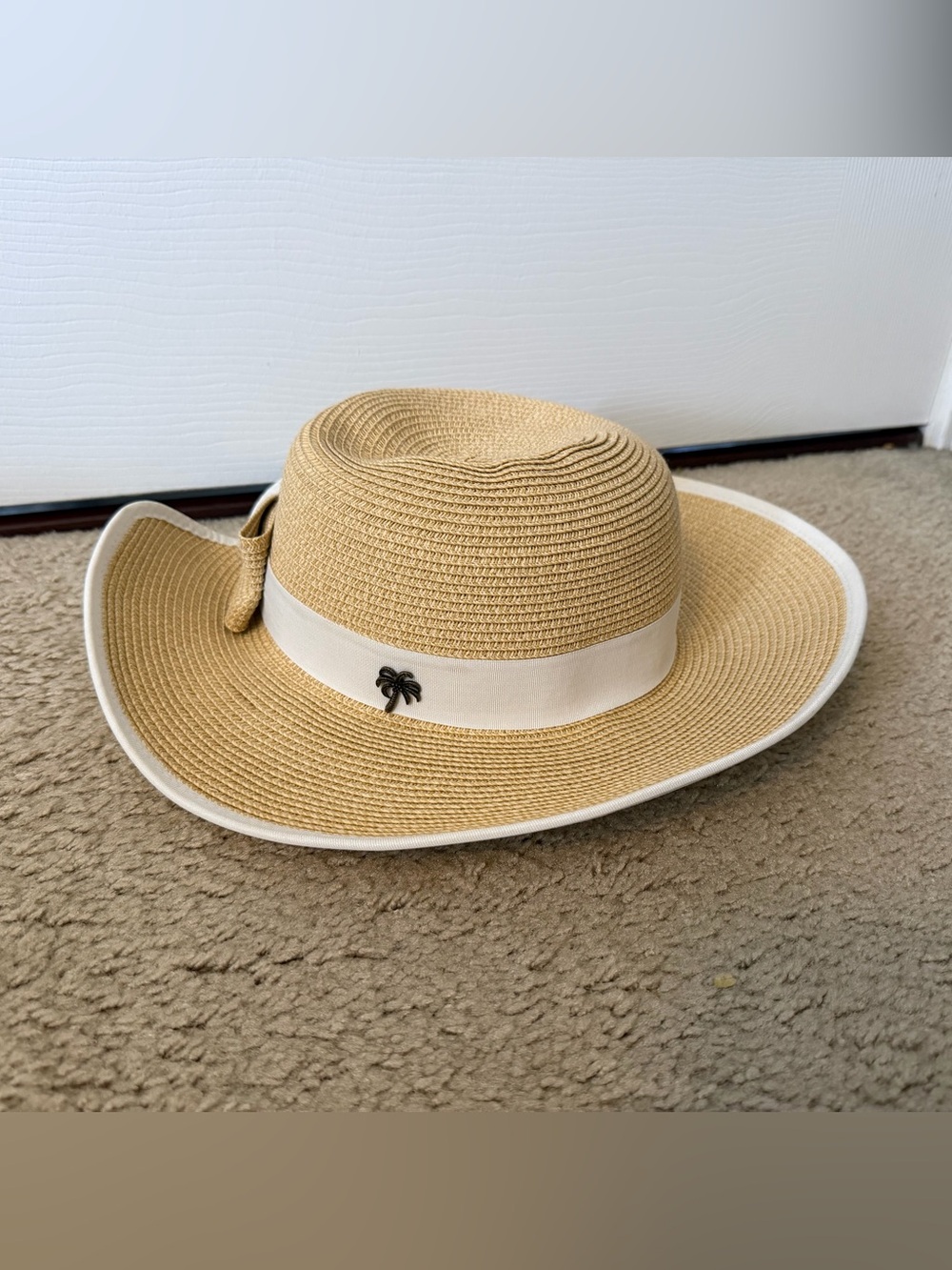 Ladies Wide Brim Straw Hat with Cream Band and Palm Accent